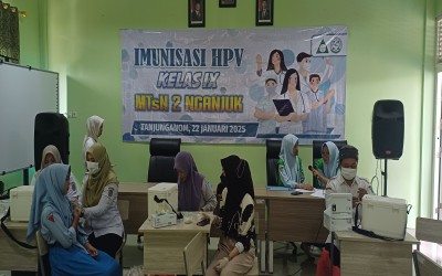 Cegah Kanker Serviks, 170 Siswa MTsN 2 Nganjuk Ikuti Vaksinasi HPV