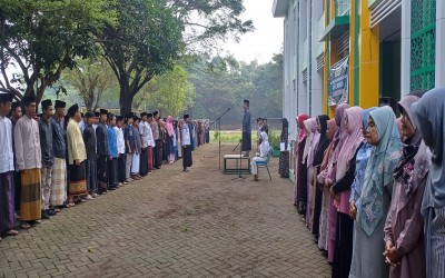 MTsN 2 Nganjuk Gelar Apel Pembukaan Pondok Ramadhan 2025